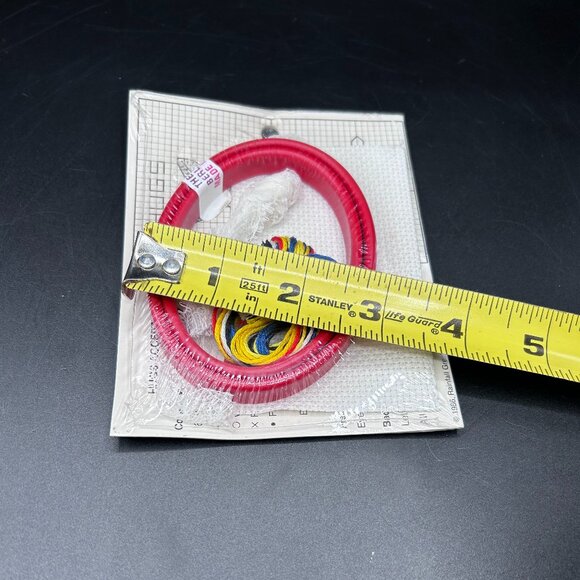 The New Berlin Co. Counted Cross Stitch "Hugs Accepted Here" Red Hoop VTG 80s - Picture 9 of 9